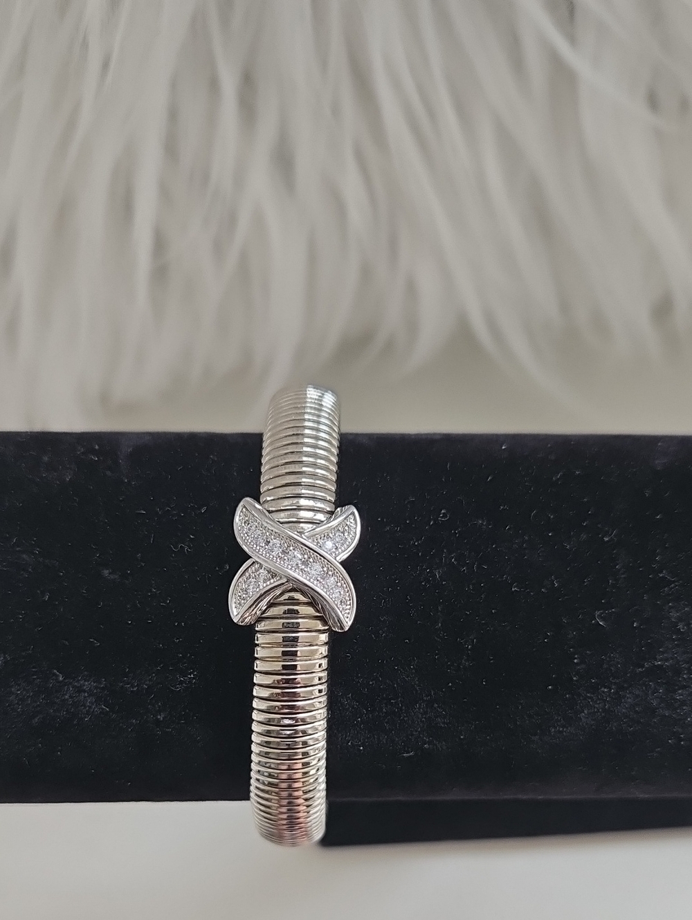 Sterling Silver X-Detail Stretch Bracelet in Silver